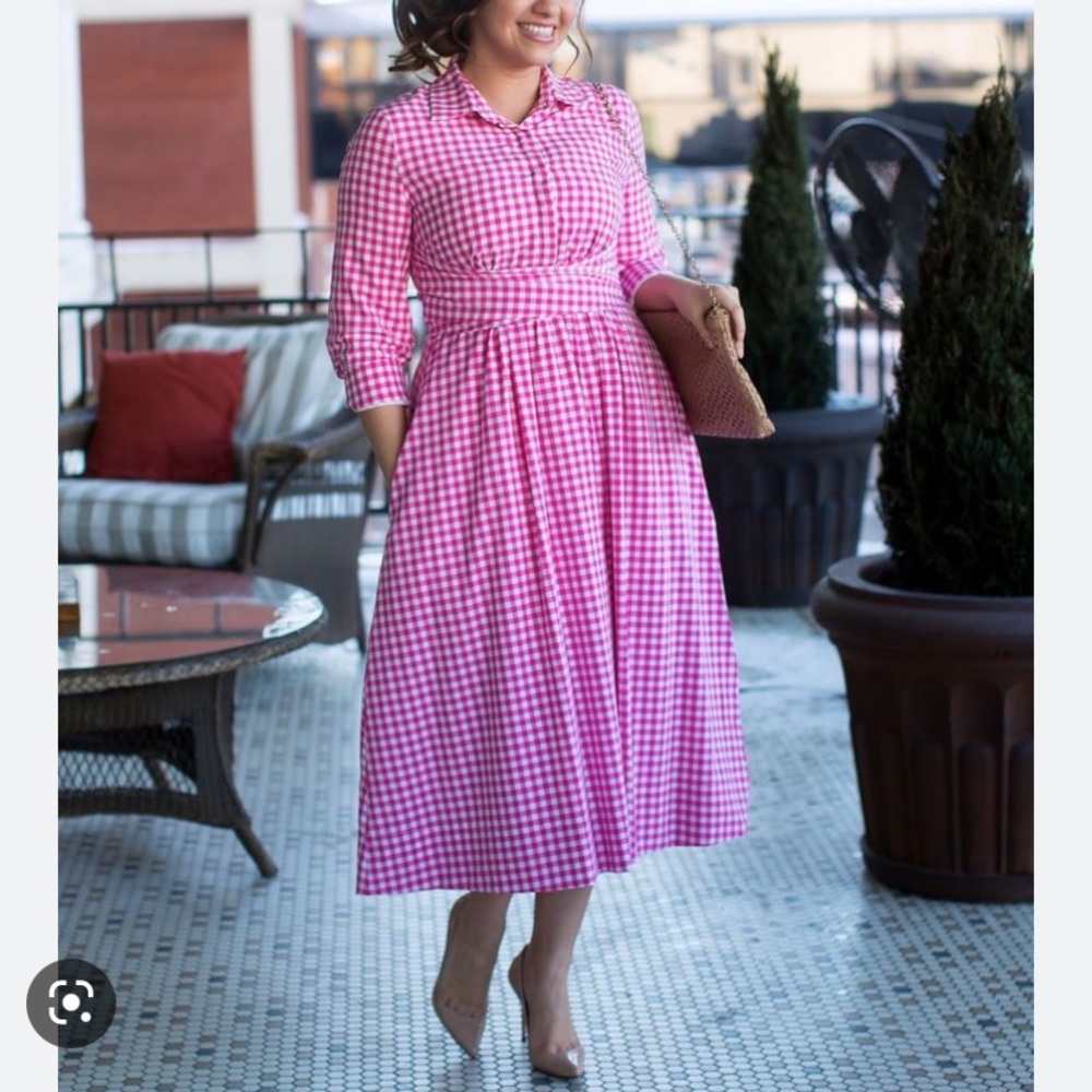 Dainty Jewells pink check Merry Go Round midi dress. Size small. Good condition.